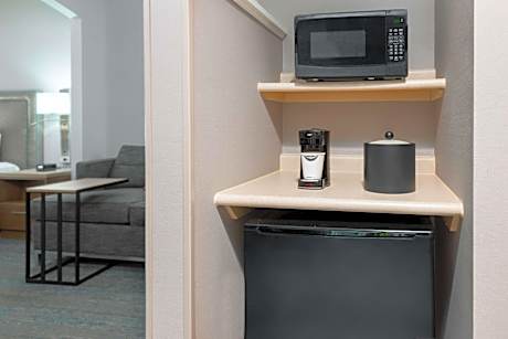 King Room with Sofa Bed - Hearing Accessible/Non-Smoking