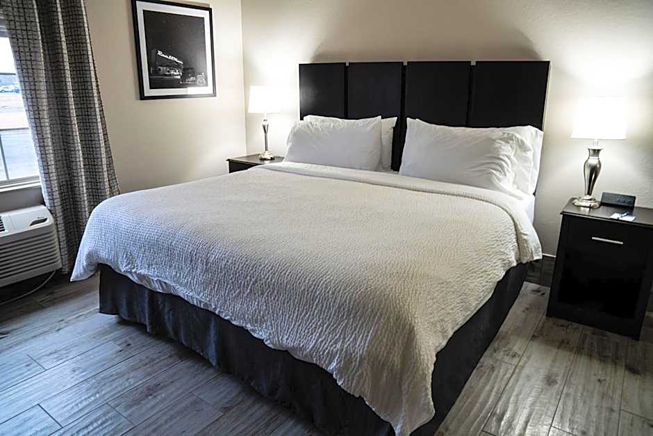 Lucille's Hotel
