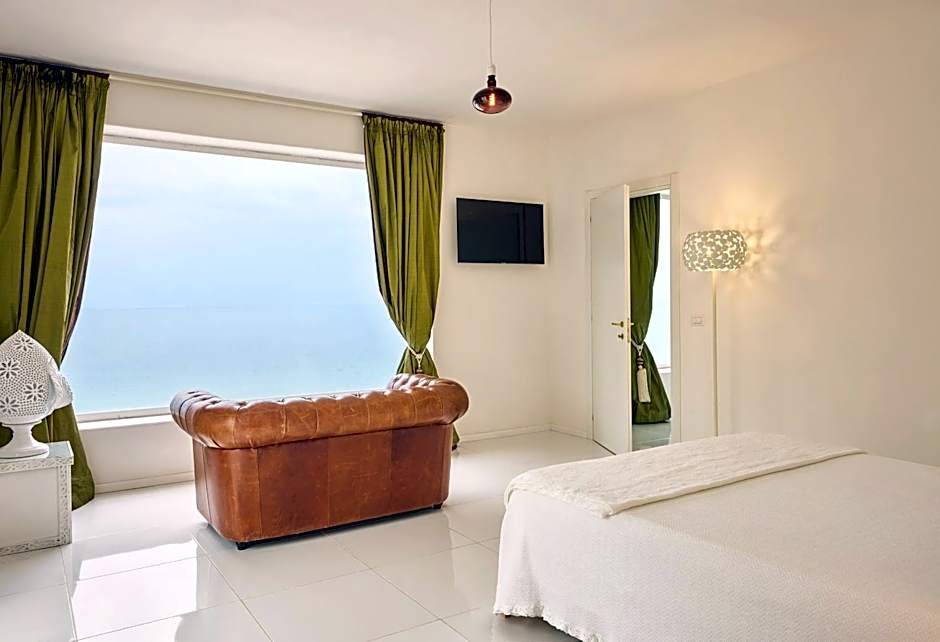Photo 1 of 2 of Suite