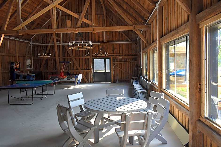 Domki nad jeziorem Kazub