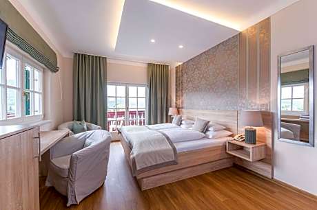 Small Double Room with Balcony and Lake View