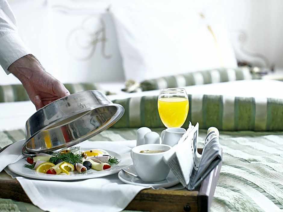 Queen's Astoria Design Hotel