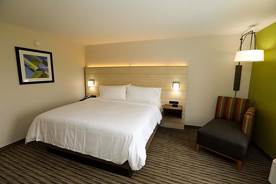 Holiday Inn Express Hillsboro I-35 By IHG