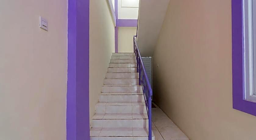 RedDoorz near Trans Studio Bandung 3