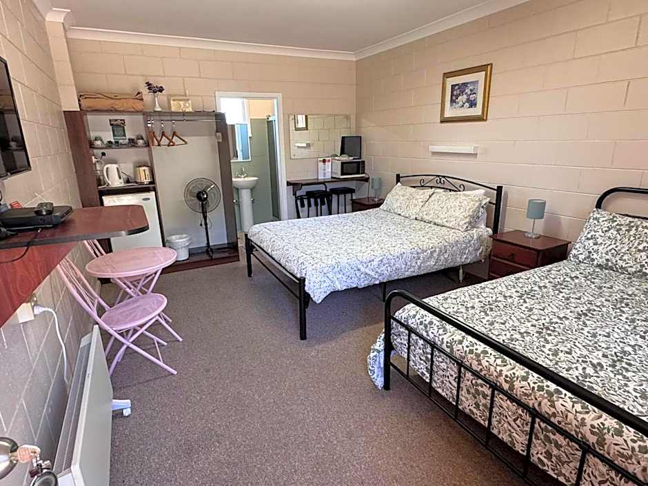 ALPINE COUNTRY MOTEL plus FREE COFFEE