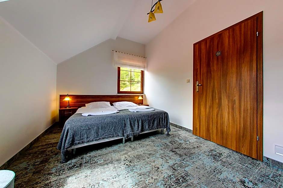 POD DEBEM Kompleks Zeglarsko-Rekreacyjny