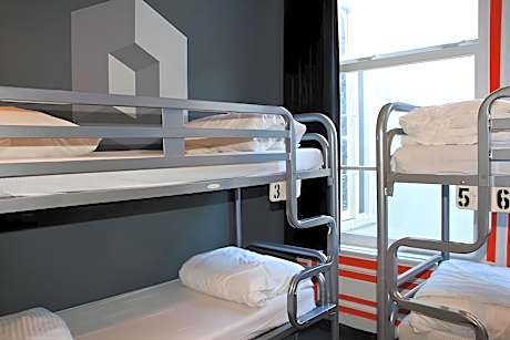 Private 6-Bed Room with Shared Bathroom