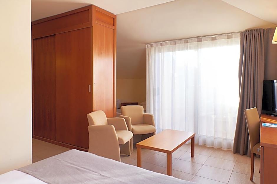 DWO Sirius - Adults Only