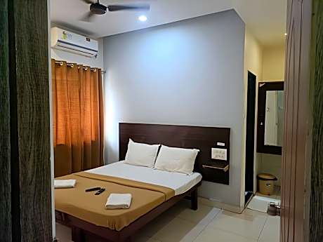 Hotel Popillon, Kolhapur