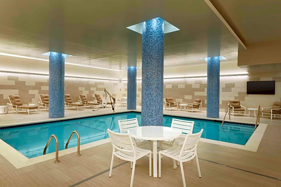 Embassy Suites By Hilton Minneapolis Downtown Hotel