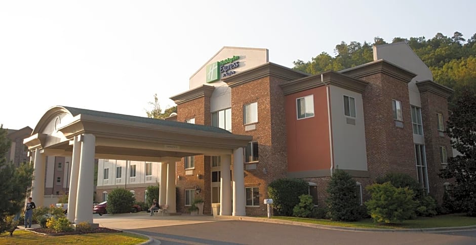 Holiday Inn Express Hotel & Suites Cherokee-Casino