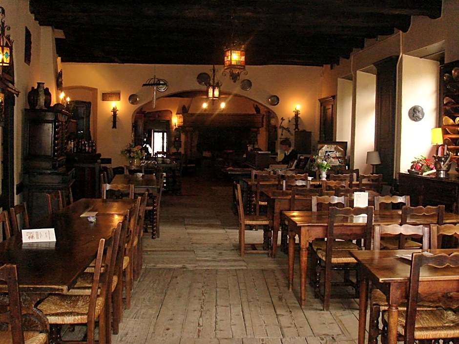 Hostellerie du Vieux Pérouges