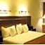 Super Lake Hotel