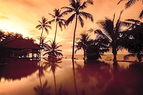 Relax Bali Beach Front Dive & Spa Resort