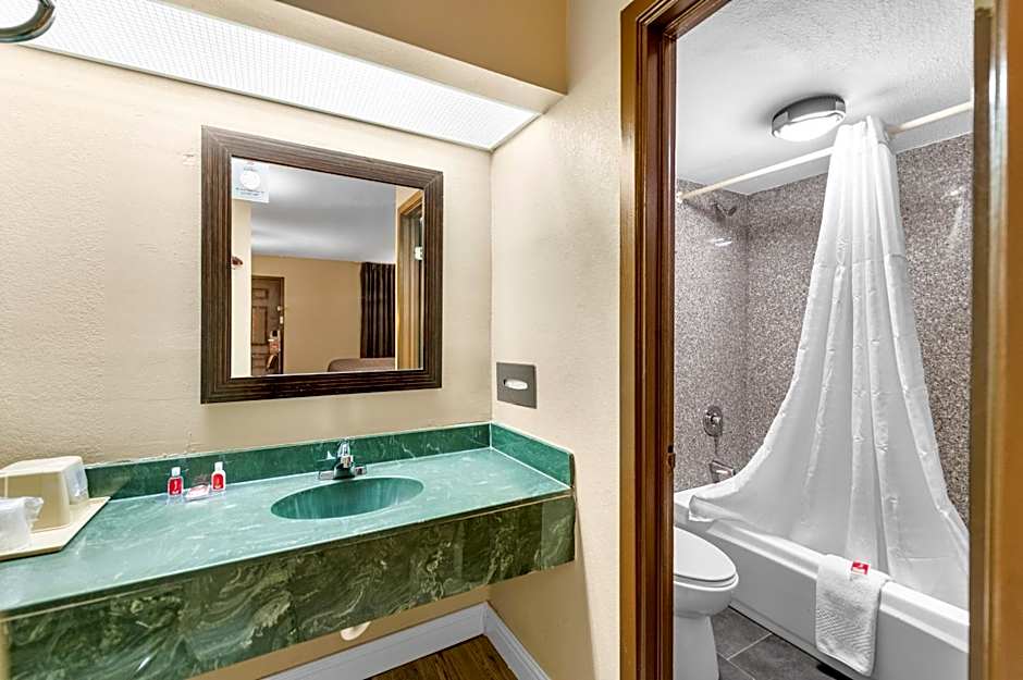 Econo Lodge Texarkana I-30