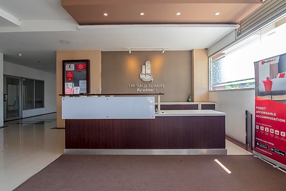 RedDoorz Apartment @ Emerald Towers Bandung