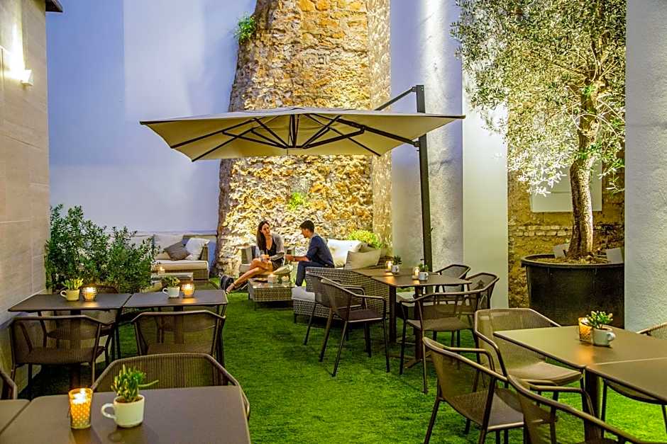 Spring House Hotel Rome Vatican, Tapestry Collection Hilton