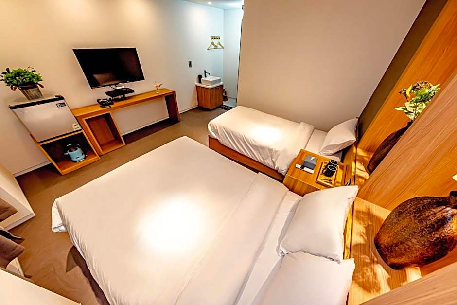 The Jade Hotel