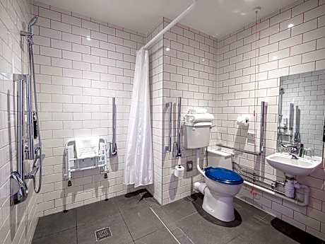 Double Accessible