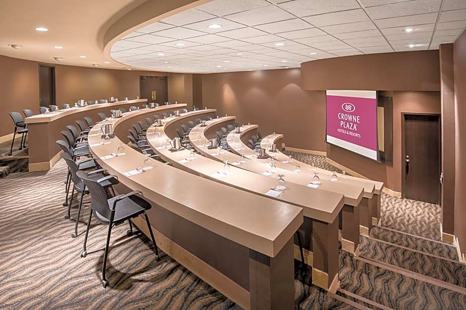 Crowne Plaza Indianapolis-Airport By IHG