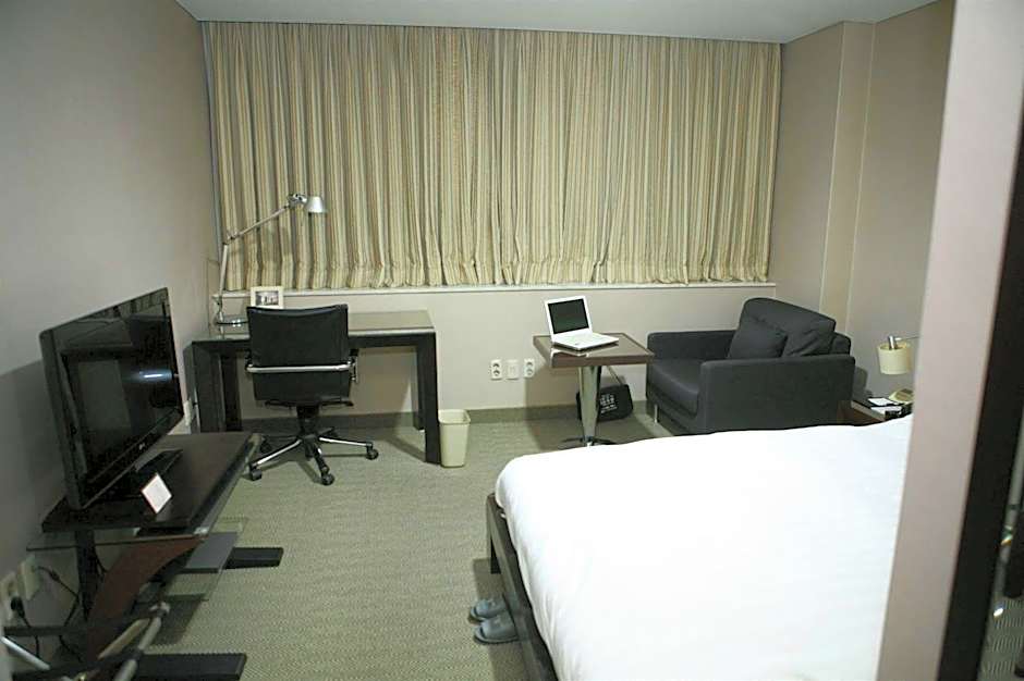 Gumi Century Hotel