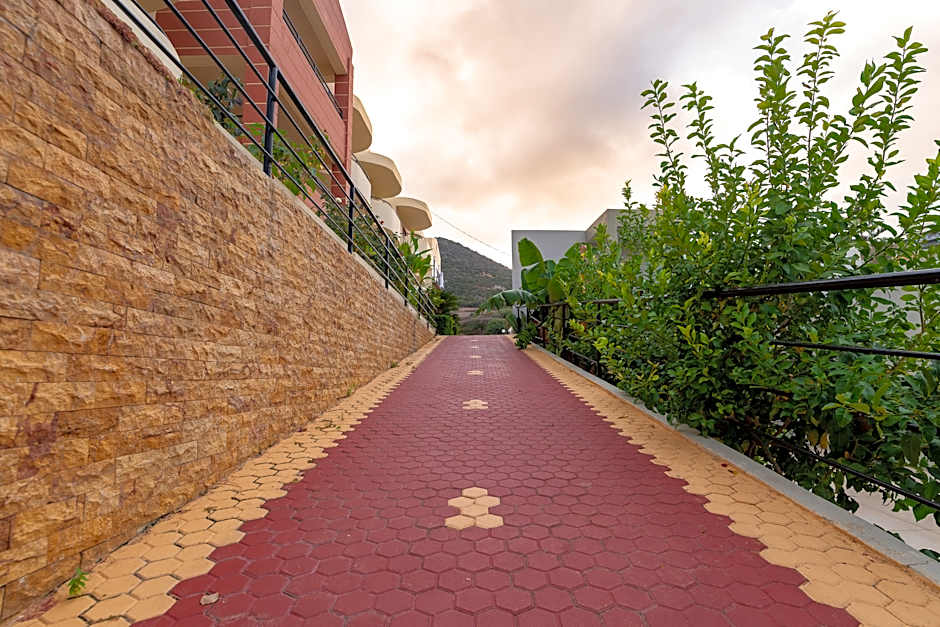 Elpis Studios & Apartments