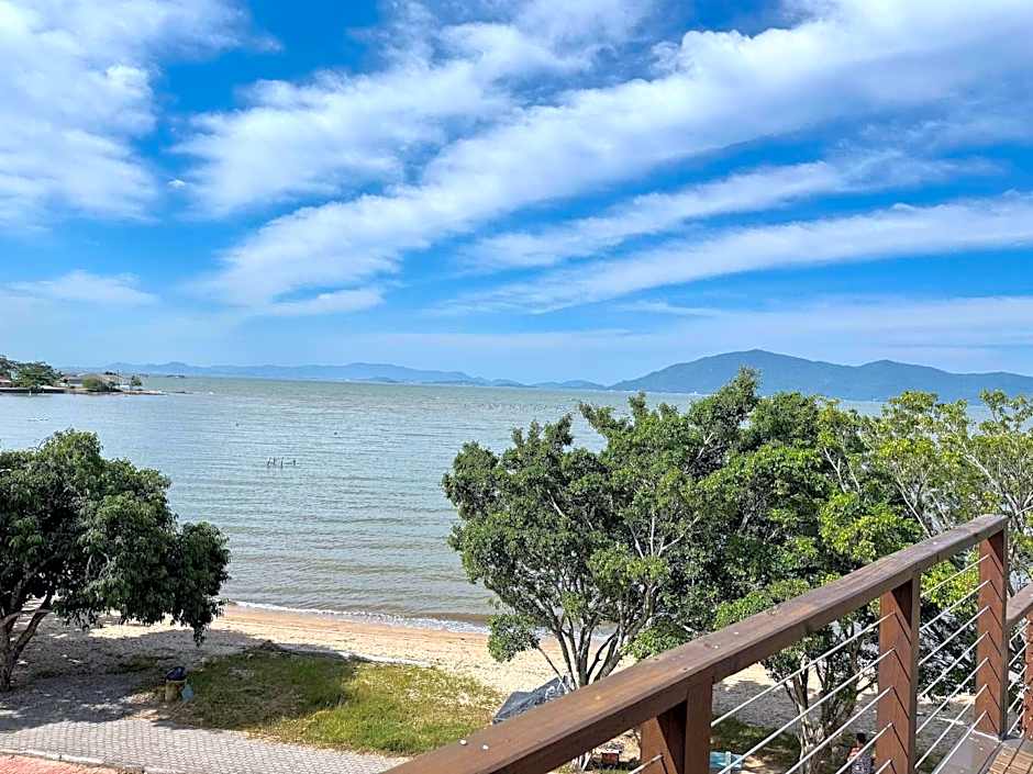 Casa de Frente pro Mar com Piscina - PLH004