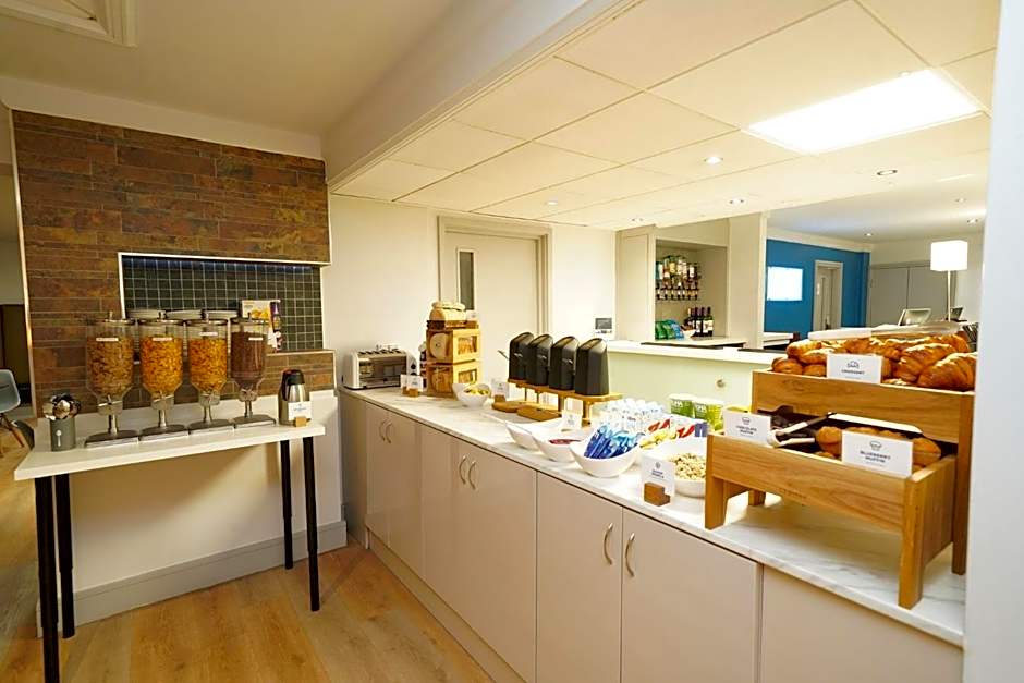 Holiday Inn Express Leeds-East By IHG