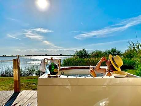 Superior Caravan with lake view 