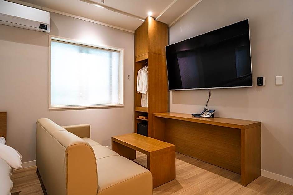 MONO HOTEL