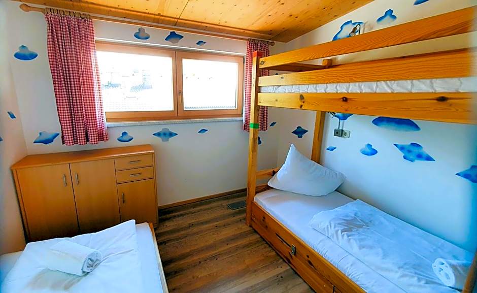Alpking Hostel