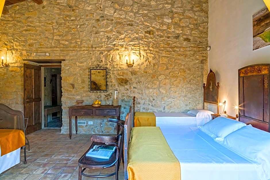 Masseria Fortificata Lo Zafferaneto