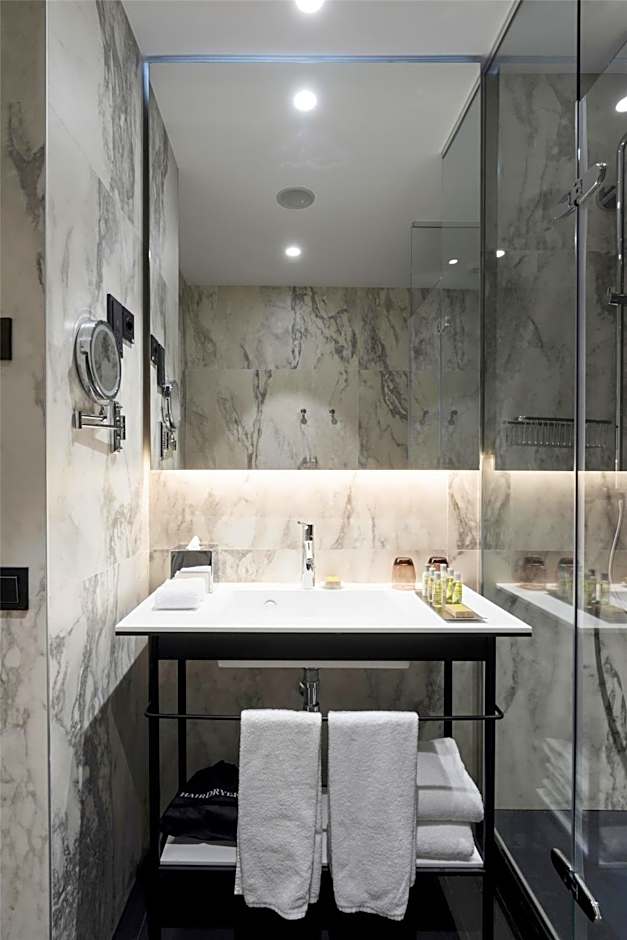 DoubleTree by Hilton Madrid - Prado