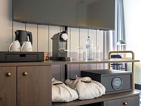 Privilege room with king-size bed