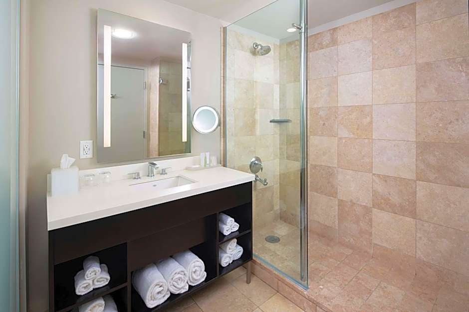 The Lofton Hotel Minneapolis, Tapestry Collection by Hilton