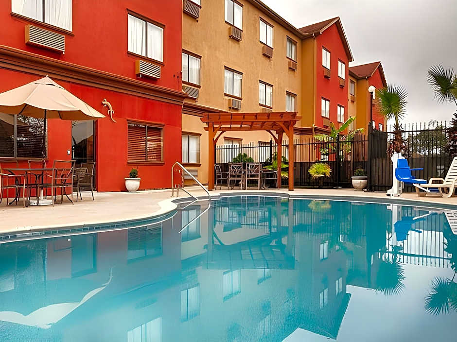 Comfort Inn & Suites IAH Bush Airport – East – Humble, TX