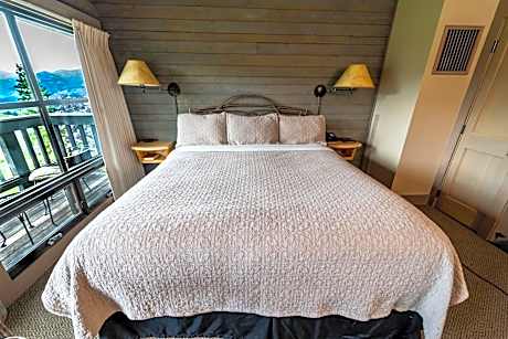 Gardner King Room w/ Balcony