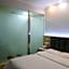 GreenTree Inn JiangSu ZhenJiang DingMao Industrial Park WoDe Square Express Hotel