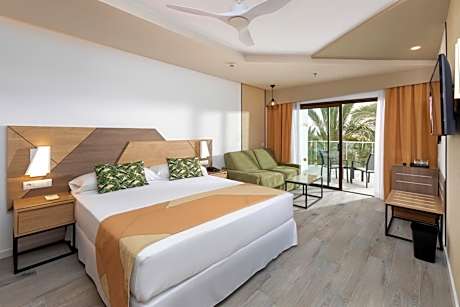 Family Room (2 Bedrooms)