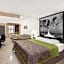 Super 8 by Wyndham McAllen/Downtown