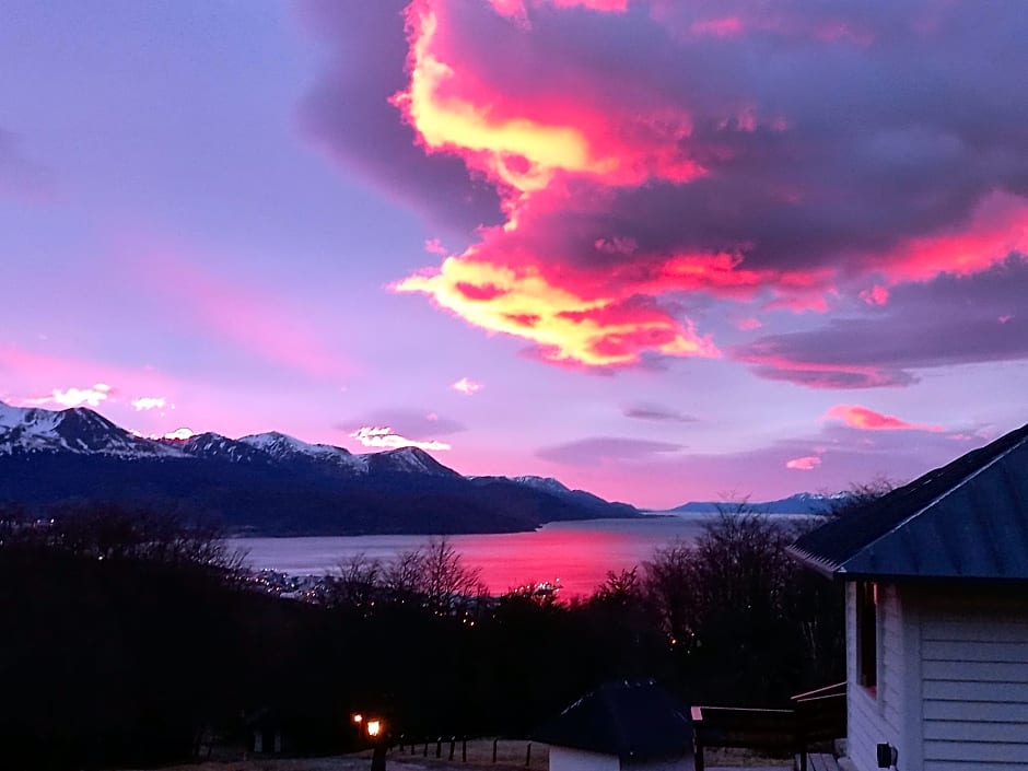 CabaÃ±as Del Martial