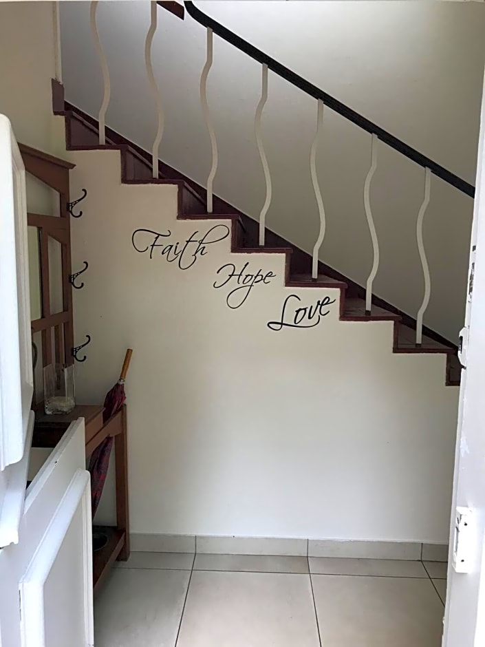 Mi Casa Sucasa Manor