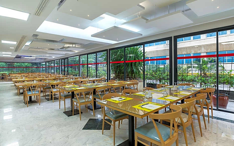 Golden Tulip El Mechtel Hotel