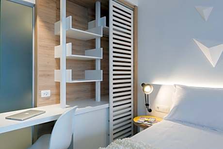 Junior Suite with Terrace and Garden View