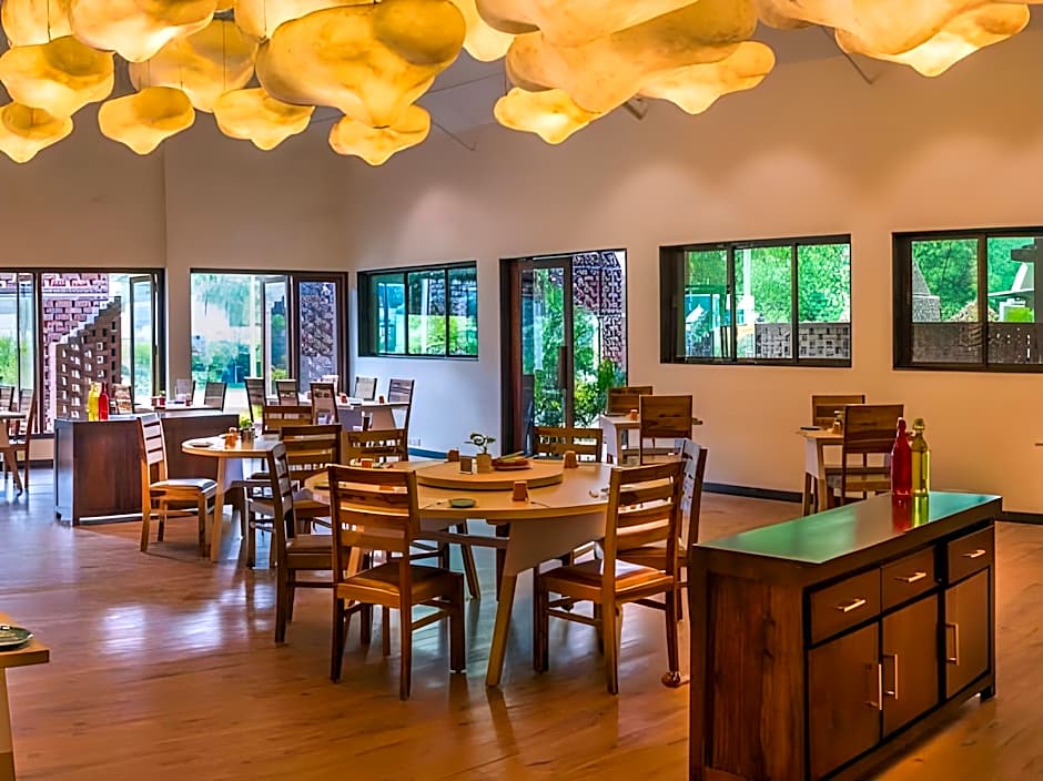 Saj By The Lake - Malshej Ghat Hotel