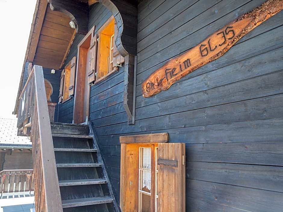 Gruppenhaus im Walliser Alpstyle