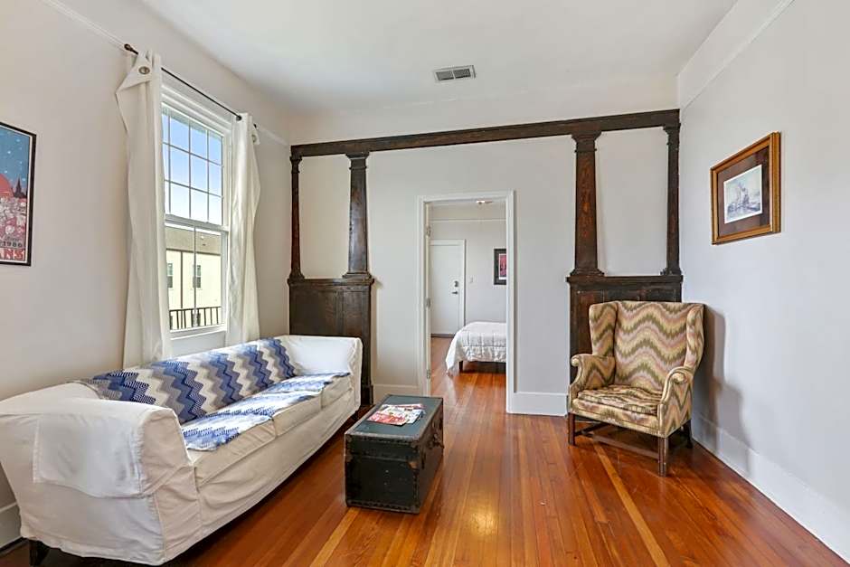 Freret Apartments near Streetcar & Tulane