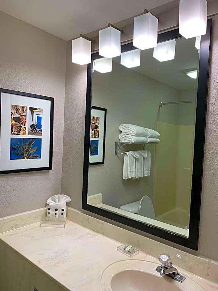 Country Inn & Suites by Radisson Kenosha - Pleasant Prairie