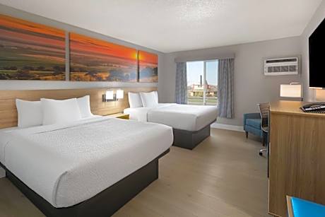 Queen Room with Two Queen Beds - Non-Smoking