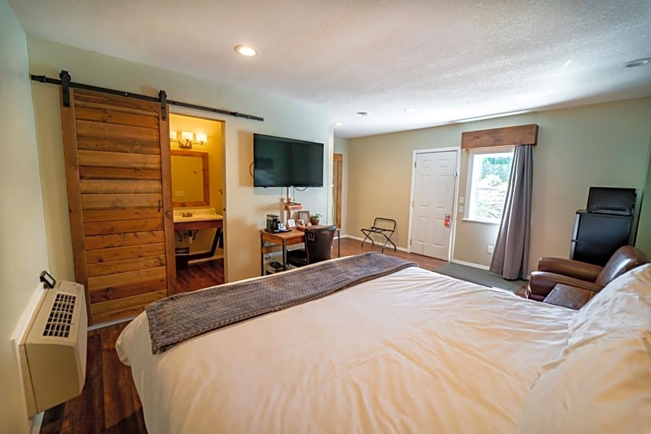 Evergreen Motel